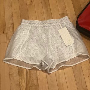 NEW Lululemon Find Your Flock Shorts
